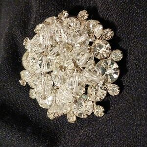 SWARVOSKI RHINESTONE BROOCH
